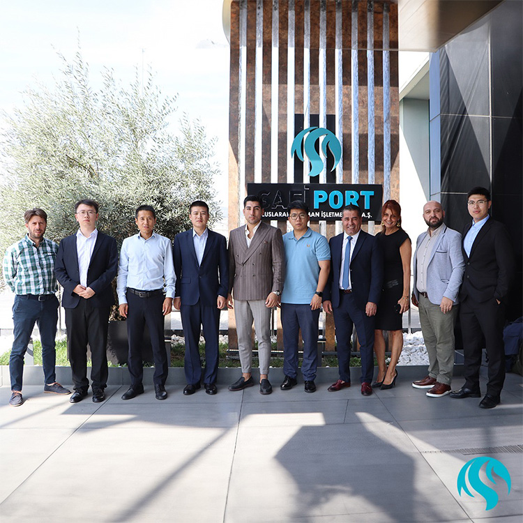 We hosted officials from Cosco Shipping, one of the world's largest container transportation companies, at our port. We thank the authorities for their kind visit.