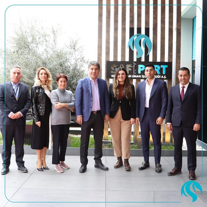 We were pleased to welcome Mercedes Benz Purchasing Manager Ms. Pelin Ozcelik and Purchasing Specialist Ms. Görkem Arsoy at our port. Accompanied by our Holding Chairman of the Board of Directors, Mr. Hakan Safi, our guests exchanged information about port operations. We thank them for their kind visit.